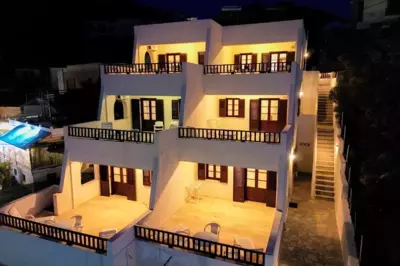 Pelagos Seafront Accommodation - George - Mirteai