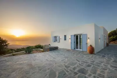 Cycladic Villa with sea view! - Ioulida