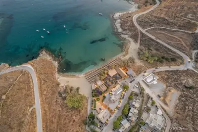 Beachfront bungalow in the area of Kampi, near Koundouros - Ioulida