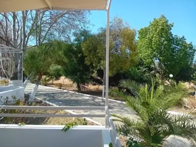 studio lefkes kea - Vourkarion