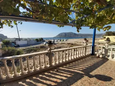 Savvas Studios - Kefalos Cefalo