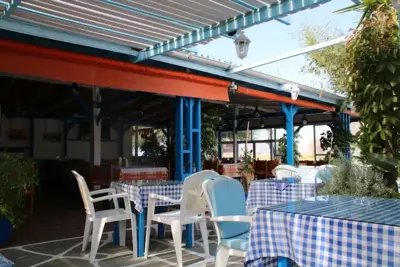 Salt lake view houses - Tigaki