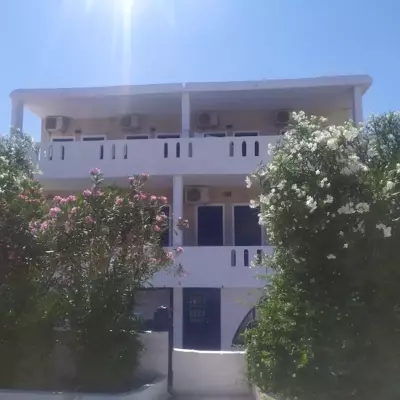 Irini onar loutra kythnos - Loutra