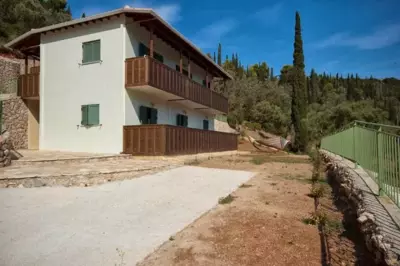 Lefkas Petra - Agios Nikitas