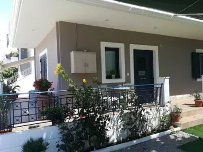 Kris&Strato's Studio - Lygia