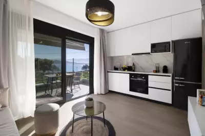 Mella Roa - Teal studio - Nydri