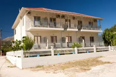 Savinos Rooms - Vassilliki