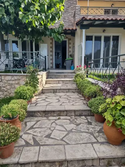 Queen Bay studios - Vassilliki