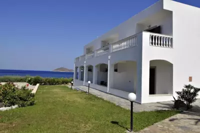 Tony's Beach - Vromolithos