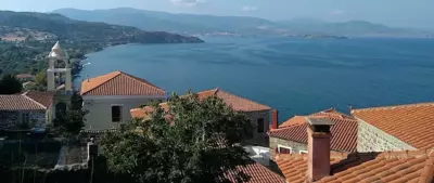 The Schoolmistress With The Golden Eyes, studios & rooms - Mythimna