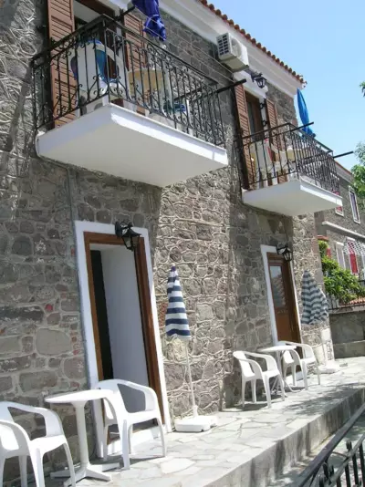 STUDIOS VOULA - Mythimna