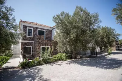 Elea Houses - Mythimna