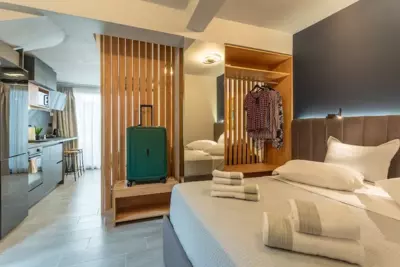 The Beehive 2 - Mytilini