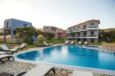 Blue Waves Luxury Suites by the Sea - Plomari