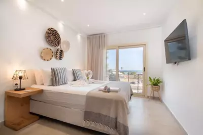 Ocean View Studios and Luxury Rooms - Plomari