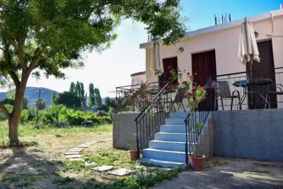 Chliara apartments by Tzalas - Skala Eresou