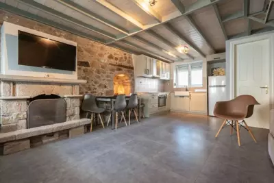 Traditional stone-built house with great view - Kondias