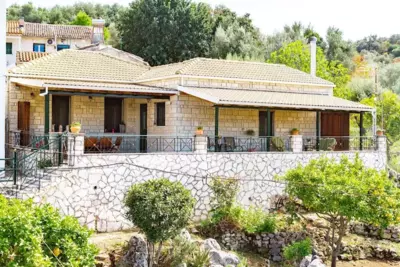 Konstas Stone Island House in Meganisi - Meganisi