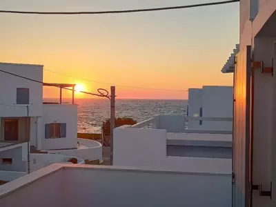 V-rooms in Milos Cyclades - Pollonia