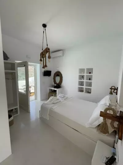 Geomilos Deluxe Rooms - Triovasalos