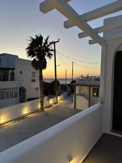 The Coast Suites - Tourlos