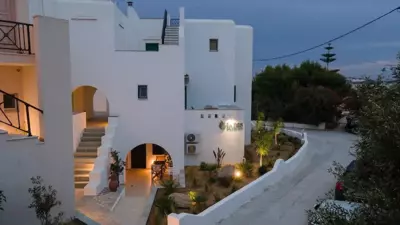 Iades Studios & Apartments - Agia Anna