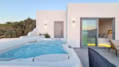 Seanfinity Beachfront Suites - Mikri Vigla