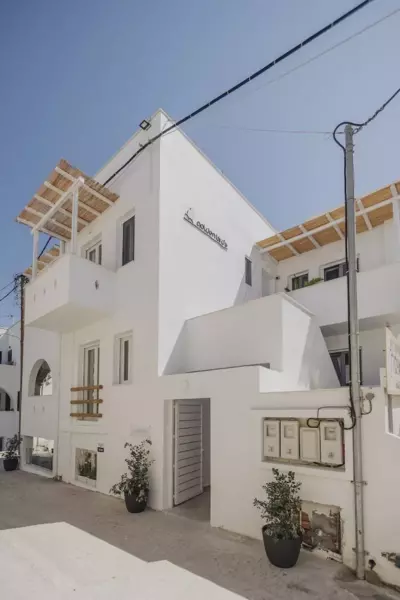 Golden Bird's - Naxos Chora