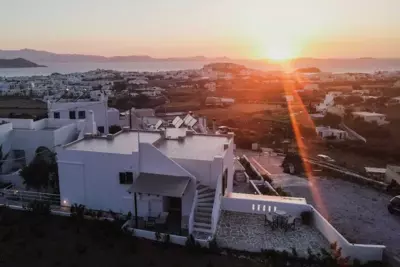 Petros Studios & Suites - Naxos Chora