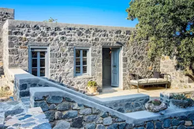 Pavlaina Complex of Traditional Residences in Nisyros. Enjoy the garden and the Sea View - Nisyros