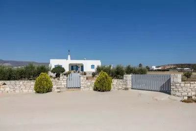 Queen bee seafront - Kampos Paros