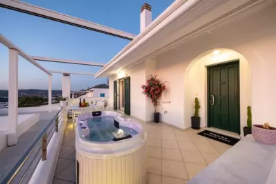 Panos Luxury Suite - Paroikia