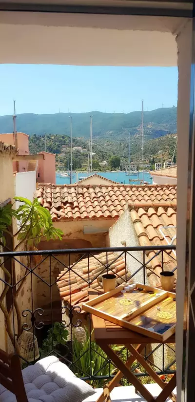 Penny's studio in the heart of Poros - Poros