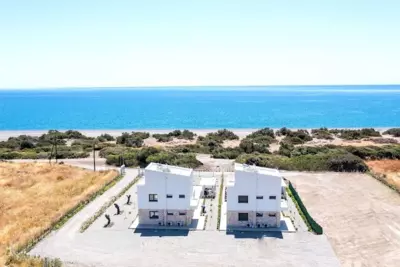 Beach Pearl - Beach Front House with Private Pool - Gennadi