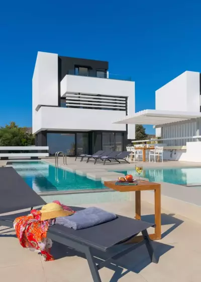 Albatross Beach Front Villas - Gennadi