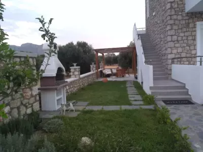 Haraki Stone Apartments - Haraki