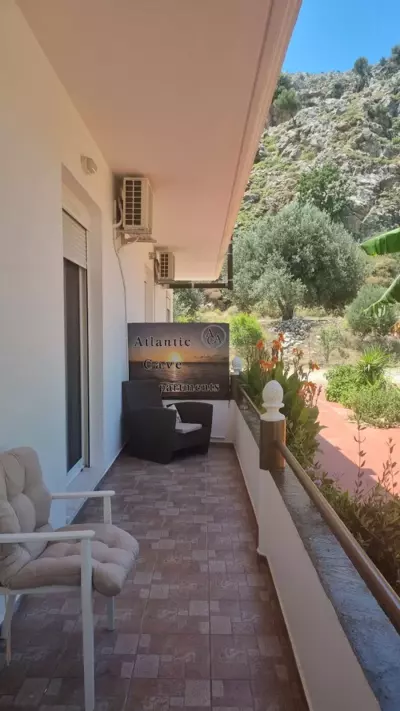 Atlantic Cave Haven-Seaside, Fully Equipped - Kolimbia