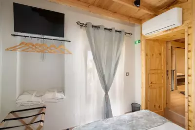 Kyrangelo Traditional House with outdoor jacuzzi - Koskinou