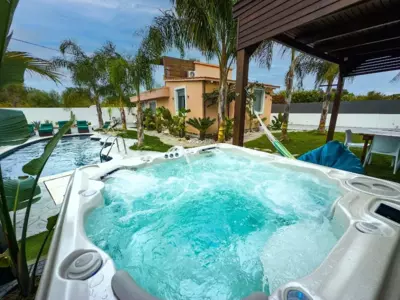 Antonakisvilla - Luxury Pool, jacuzzi & SeaView Retreat - Kremasti