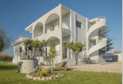 Marvinas seaside apartments, GAIA apartment & HYDOR jacuzzi apartment - Kremasti