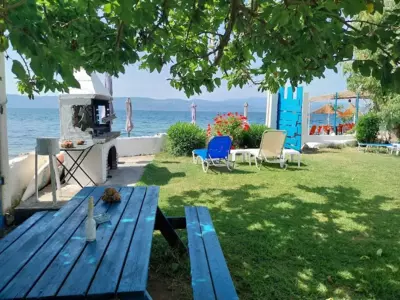 Flora Beach House - Kremasti