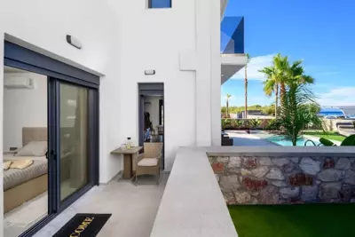 Penélope Beachfront Villa - Kremasti