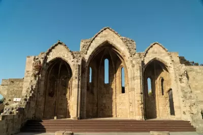 Finestra Medieval Home - Rodi Città