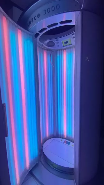 GOLDEN MOON - Salamina