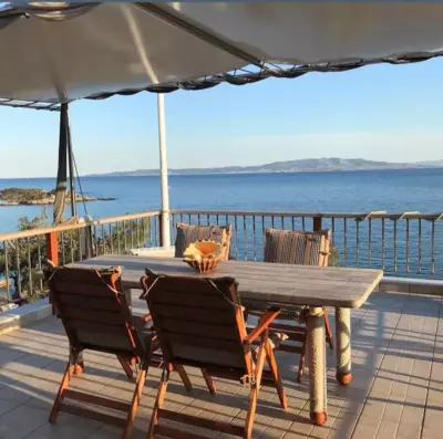 ΘΕΑΛΟΣ ΒΡΑΧΟΣ - Salamina