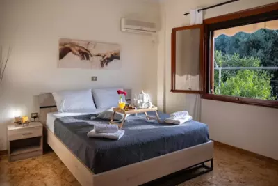 Salamis Blue Retreat -a seafront family apartment - Salamina