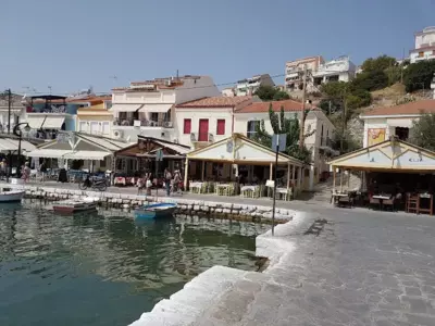 Samaina Port Hotel - Karlovasi