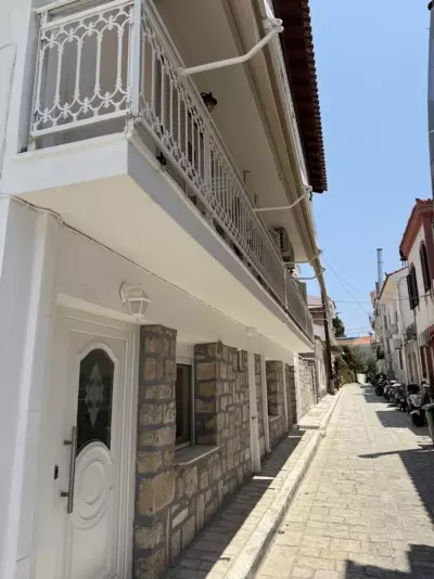 Lampis Studios - Pythagoreio