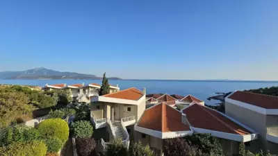 Endless Blue - Pythagoreio