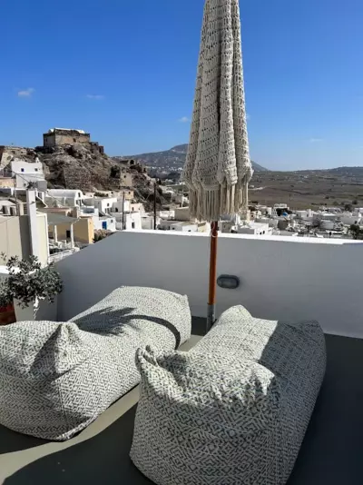 White Curves Santorini - Akrotiri